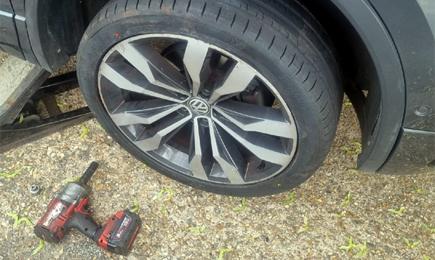 Locking Wheel Nut Removal